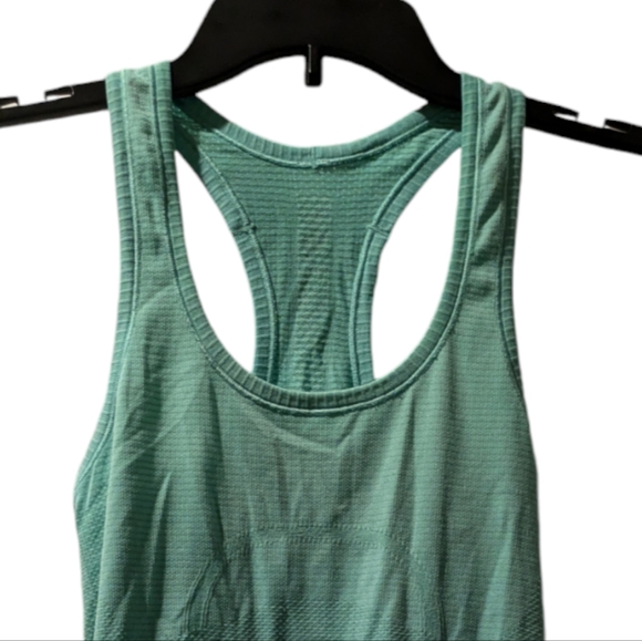 Lululemon Run: Swiftly Tech Racerback Size 2 - Picture 9 of 13